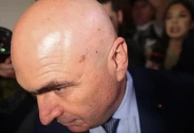 Val de critici dure pentru Bolojan în ședința liberalilor. “Nimeni nu e de neînlocuit, Veștea este un coleg politicos și corect!”