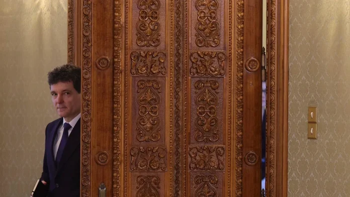 Lucian Negrea (STIRIPESURSE): Nicușor Dan devine președinte-jucător și forțează trecerea în Parlament a unui guvern Eugen Tomac, sub amenințarea alegerilor anticipate! Lucian Negrea (STIRIPESURSE): Nicușor Dan devine președinte-jucător și forțează trecerea în Parlament a unui guvern Eugen Tomac, sub amenințarea alegerilor anticipate!