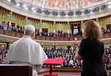 Papa Leon, vizită istorică în Spania, ovaționat în picioare în Parlament!
