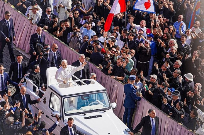 DILEMA: Papa și apărarea umanității. “Magnifica Humanitas” DILEMA: Papa și apărarea umanității. “Magnifica Humanitas”