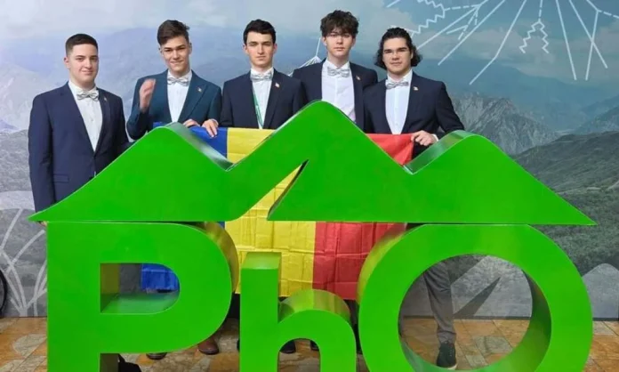 Încă mai avem tineri de excepție! România a obținut 2 medalii de aur și 3 de argint la Olimpiada Internațională de Fizică. Încă mai avem tineri de excepție! România a obținut 2 medalii de aur și 3 de argint la Olimpiada Internațională de Fizică.