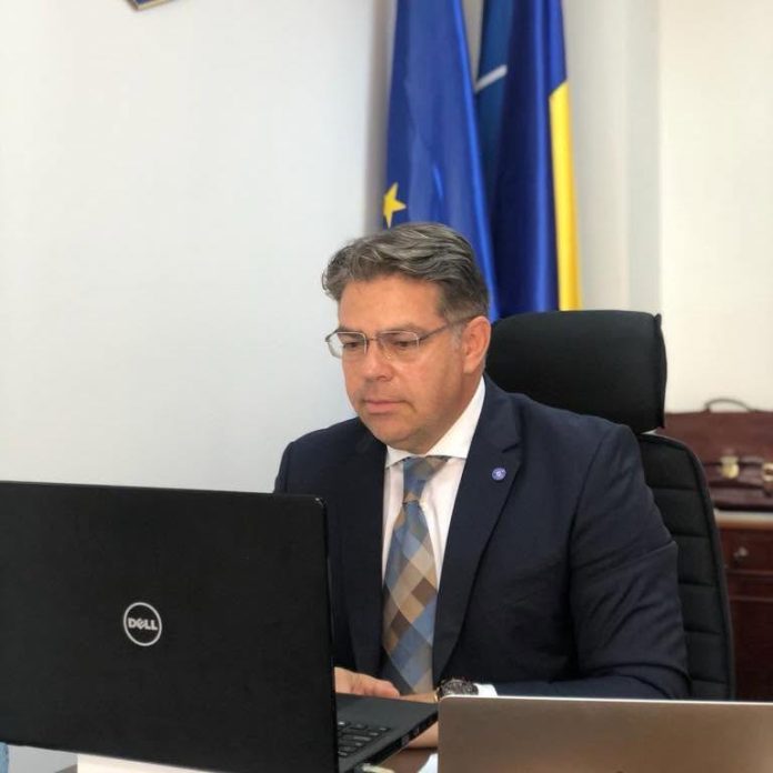 Răzvan Pîrjol: Dilema lui Epicur, Nașul și Statul Răzvan Pîrjol: Dilema lui Epicur, Nașul și Statul