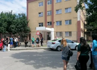 Viitorul României sună prost! Liceele tehnologice rămân fără elevi, iar la cele teoretice se intră cu medii sub 3