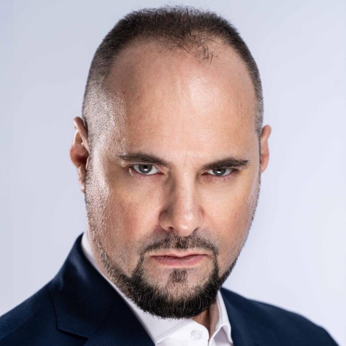 Silviu Mănăstire acuză manipularea prin sondajele comandate de Bolojan! Silviu Mănăstire acuză manipularea prin sondajele comandate de Bolojan!