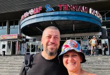 Liviu Alexa, reportaj din Armenia (partea 2): Poporul nǎsos cu inima cât un Ararat. Credincioşii pe care nu îi ştii. Cum stǎ Armenia cu democrația când e înconjuratǎ de giganți şi duşmani.