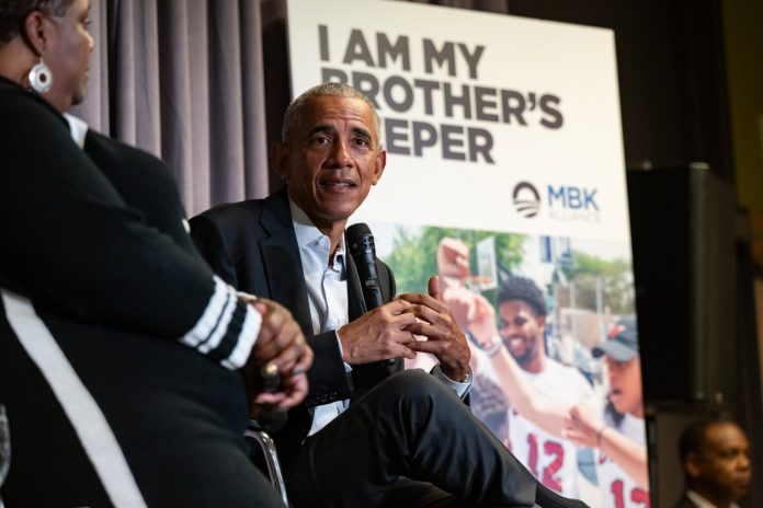 Barack Obama, podcast despre cele 6 cărți care l-au ajutat în viață! Barack Obama, podcast despre cele 6 cărți care l-au ajutat în viață!