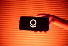 Politico: Palantir își trimite ilegal încasările în SUA pentru a evita taxele europene. Răspunsul Palantir: “Toate multinaționalele fac asta!”
