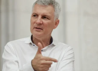 Daniel Zamfir cere demiterea “consilierului-dinozaur” al lui Mugur Isărescu. Acesta a afirmat că “românii vor ajunge să mănânce frunze și scoarță de copac