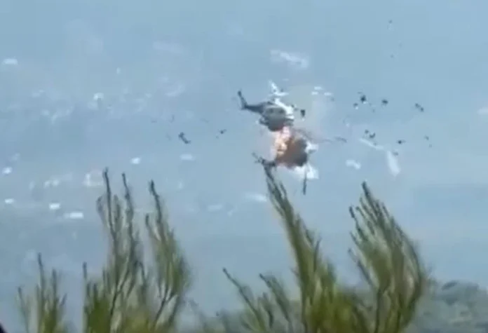Presa din Grecia: ”Piloții celor 2 elicoptere care s-au ciocnit sunt români!” Raed Arafat ocolește subiectul. Presa din Grecia: ”Piloții celor 2 elicoptere care s-au ciocnit sunt români!” Raed Arafat ocolește subiectul.
