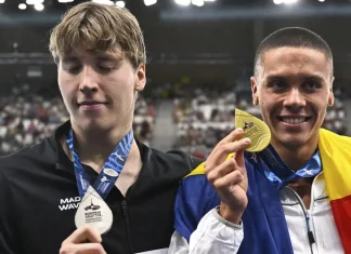 Rușii recunosc superioritatea lui David Popovici asupra campionului lor. L-au denumit ”Titanul din România”!