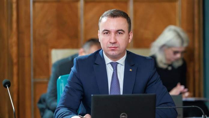Bogdan Ivan confirmă ipoteza ”băieților orientați” din Bulgaria, care fac bani mulți din energie ”cu 2 angajați și 3 laptopuri”. Cozmin Gușă dezvăluise acum 3 zile că ”bulgarii orientați” sunt de fapt rezerviști din SRI și SIE! Bogdan Ivan confirmă ipoteza ”băieților orientați” din Bulgaria, care fac bani mulți din energie ”cu 2 angajați și 3 laptopuri”. Cozmin Gușă dezvăluise acum 3 zile că ”bulgarii orientați” sunt de fapt rezerviști din SRI și SIE!