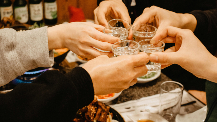 S-a dovedit științific că vinul e tipul de alcool cel mai puțin dăunător! S-a dovedit științific că vinul e tipul de alcool cel mai puțin dăunător!