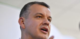 Eugen Tomac revine: “Sunt onorat c-am reușit să conving profesioniștii să intre în Guvern, pozițiile partidelor au fost însă ridicole și inflexibile!”