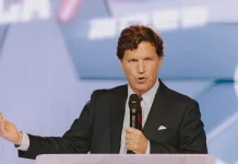 Tucker Carlson: “Trump trebuie să fie demis imediat, dacă ia în calcul un atac nuclear!”