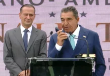 Zampolli, emisarul lui Trump, gesturi grandomane! L-a pus pe speaker pe Nicușor Dan, de față cu presa. Atmosferă de țară bananieră!