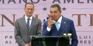 Zampolli, emisarul lui Trump, gesturi grandomane! L-a pus pe speaker pe Nicușor Dan, de față cu presa. Atmosferă de țară bananieră!