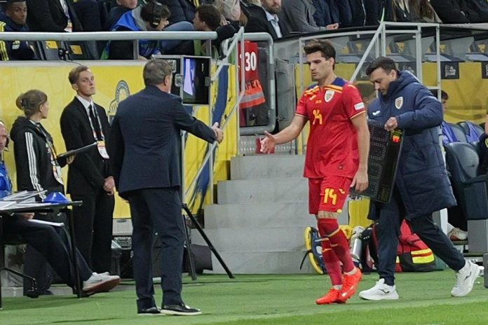 Mihai Mironică, editorial devastator contra lui Hagi, tatăl și fiul: “Selecționerul, căpitanul și tradiționala înfrângere!” (GSP) Mihai Mironică, editorial devastator contra lui Hagi, tatăl și fiul: “Selecționerul, căpitanul și tradiționala înfrângere!” (GSP)