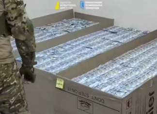 “Aici sunt banii dumneavoastră!” Furați de Zelensky & Company. (Video) Sursa “New Vice of Ukraine”: NABU a găsit 140 de milioane de dolari în cutii de frigider aparținând fostului șef al Agenției Ucrainene de Achiziții pentru Apărare. Una dintre cutii era marcată „Pentru slujitorul poporului”!!!