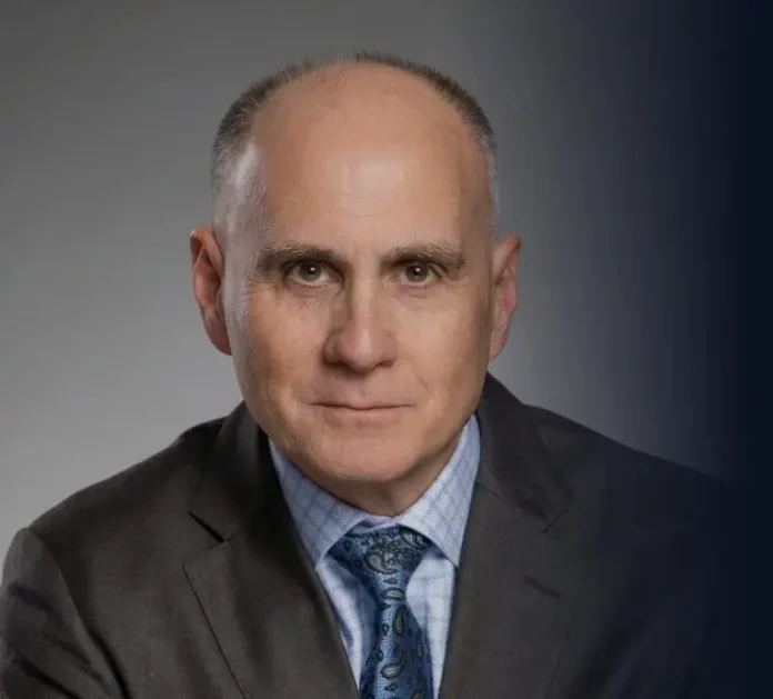 Un ex-ofițer superior CIA, conectat la proiectul Centrului de Date AI de la Luna, are afaceri în România Un ex-ofițer superior CIA, conectat la proiectul Centrului de Date AI de la Luna, are afaceri în România
