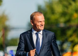 Polonia predă încă o lecție du guvernare în interes național! Se va percepe o taxă de 60% pe profiturile excesive ale companiilor petroliere