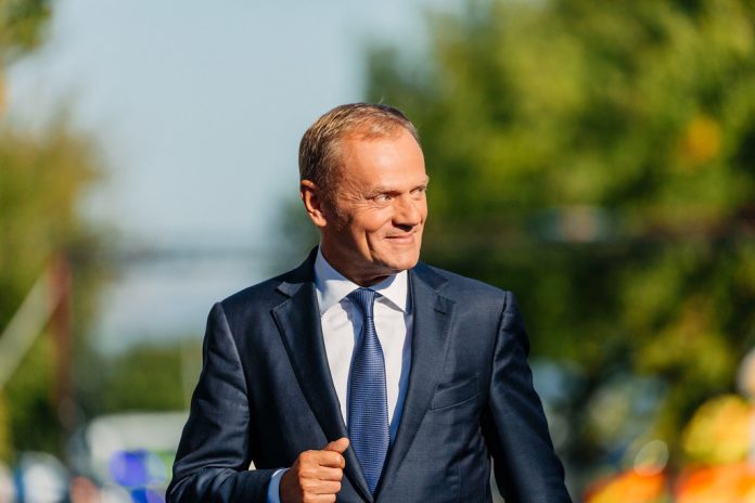 Polonia predă încă o lecție du guvernare în interes național! Se va percepe o taxă de 60% pe profiturile excesive ale companiilor petroliere Polonia predă încă o lecție du guvernare în interes național! Se va percepe o taxă de 60% pe profiturile excesive ale companiilor petroliere
