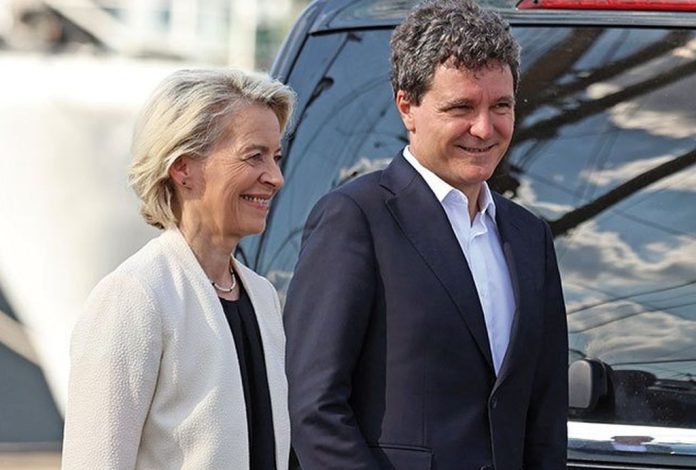 Cătălin Pena: Toate vrăjelile cu care Ursula transformă UE în noua URSS. Un discurs cât o DICTATURĂ! Cătălin Pena: Toate vrăjelile cu care Ursula transformă UE în noua URSS. Un discurs cât o DICTATURĂ!