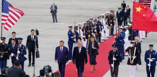 Xi Jinping, mesaj reciproc-pozitiv la aterizarea în SUA: ”Marea renaştere a naţiunii chineze şi obiectivul de a reda Americii măreţia sa, pot merge perfect mână în mână”!”