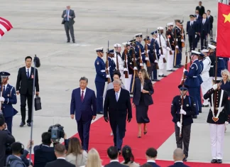 Xi Jinping, mesaj reciproc-pozitiv la aterizarea în SUA: ”Marea renaştere a naţiunii chineze şi obiectivul de a reda Americii măreţia sa, pot merge perfect mână în mână”!”