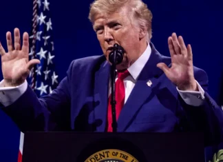 Trump, măsuri disperate înaintea alegerilor din SUA. Promite câte 90 de dolari pentru 20 de milioane de pensionari americani!