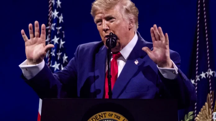 Trump, măsuri disperate înaintea alegerilor din SUA. Promite câte 90 de dolari pentru 20 de milioane de pensionari americani! Trump, măsuri disperate înaintea alegerilor din SUA. Promite câte 90 de dolari pentru 20 de milioane de pensionari americani!