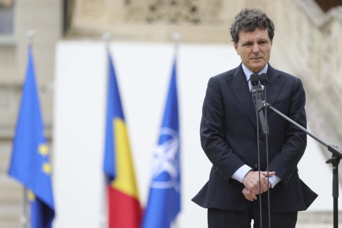 Mircea Sime: Nicușor Dan și lecția Călin Georgescu. 9 milioane de români pe TikTok și teama de o Românie pe care instituțiile nu o mai pot convinge! Mircea Sime: Nicușor Dan și lecția Călin Georgescu. 9 milioane de români pe TikTok și teama de o Românie pe care instituțiile nu o mai pot convinge!