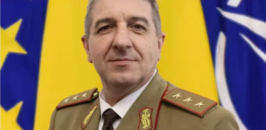 Încă un general de la vârful Armatei române reclamat că bate femei. Concubina lui Iulian Berdilă, locțiitor al Șefului Statului Major, a sunat la 112!