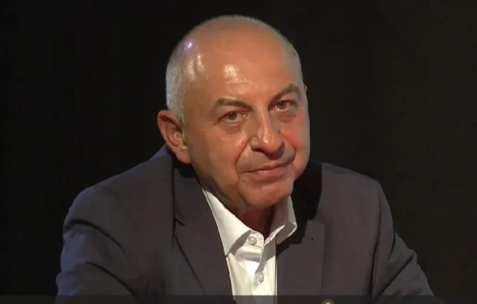 Cătălin Cârstoiu, șeful celui mai prestigios spital din țară, despre sistemul de sănătate: “Trebuie regândit, pentru că e un sistem comunist. E nevoie de o reformă brutală, convine sau nu convine!” Cătălin Cârstoiu, șeful celui mai prestigios spital din țară, despre sistemul de sănătate: “Trebuie regândit, pentru că e un sistem comunist. E nevoie de o reformă brutală, convine sau nu convine!”