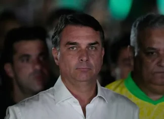 Doar în Brazilia. Flavio Bolsonaro a fugit în SUA și se proclamă “adevăratul președinte”!