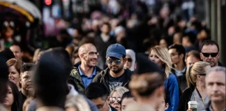 5,1 milioane de români trăiesc și muncesc în țări din Europa. Care e populația actuală a României! (G4Media)