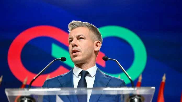 Peter Magyar taxează averile ungurilor bogați! Peter Magyar taxează averile ungurilor bogați!