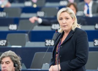 Jumătate din evreii și musulmanii din Franța declară că vor părăsi țara în cazul în care Le Pen câștigă alegerile!