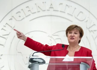 Dezastru la orizont pentru Franța. La protestele violente din străzi se adaugă decăderea economică semnalată de șefa FMI!