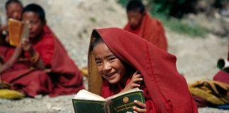 FRUMENTARIUS: China, SUA și India se vor confrunta pentru impunerea următorului Dalai Lama!