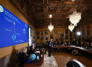 Belgianul Halzen a câștigat Nobelul pentru Fizică în 2026. Descoperiri legate de NEUTRIN, zis “particula fantomă”!